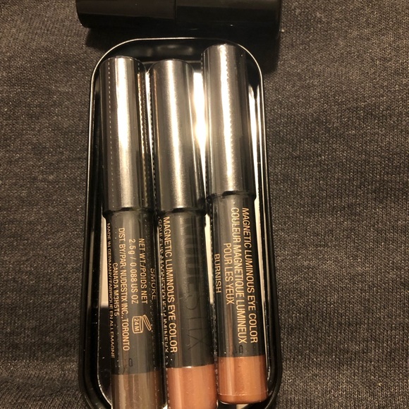 Nudestix- mini nude metallic eye kit - Picture 3 of 6
